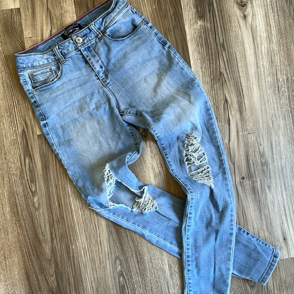 Juniors Size 9 Skinny Distressed Jeans